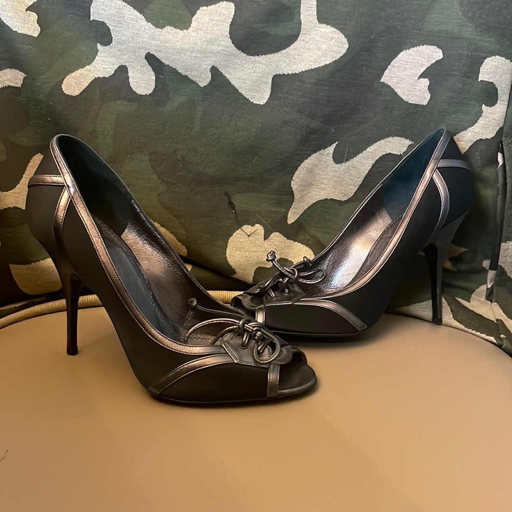 Givenchy vintage heel runs small
